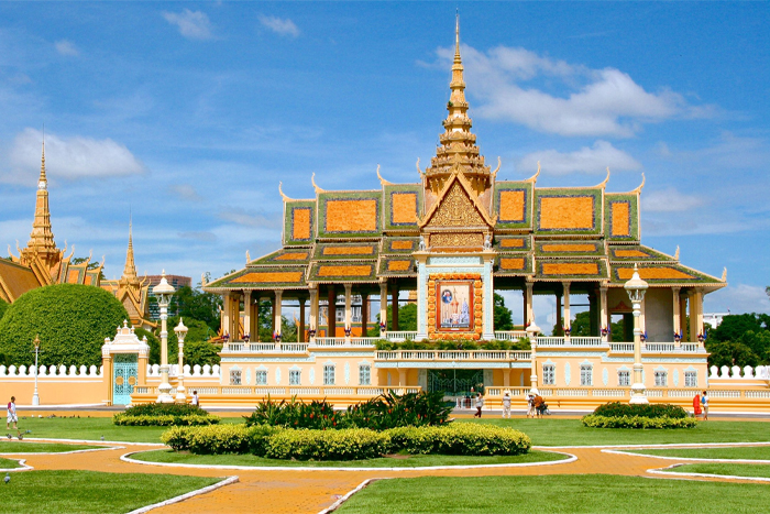 Royal Palace in Phnom Penh - a must-see in 1 week in Phnom Penh