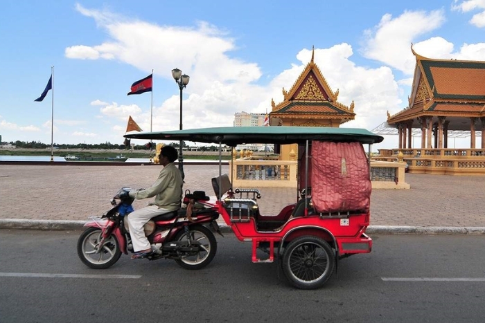 Take a tuk-tuk tour in Phnom Penh, Cambodia