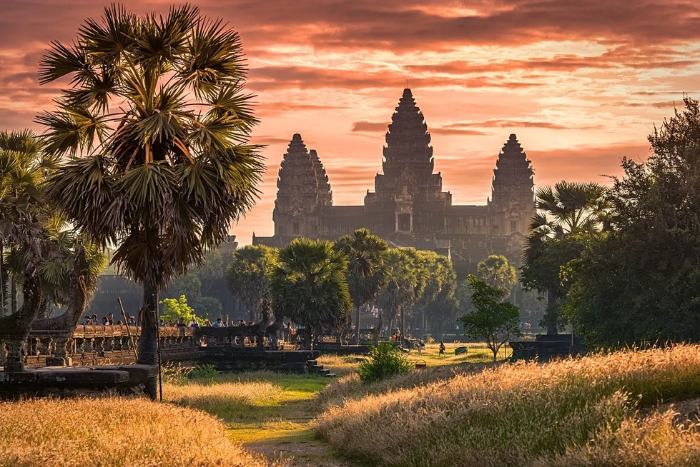 Sunset in Siem Reap – a peaceful moment after a Cambodia motorbike road trip