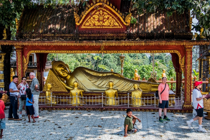 Visit Wat Krom temple in the itinerary 5 days in Sihanoukville