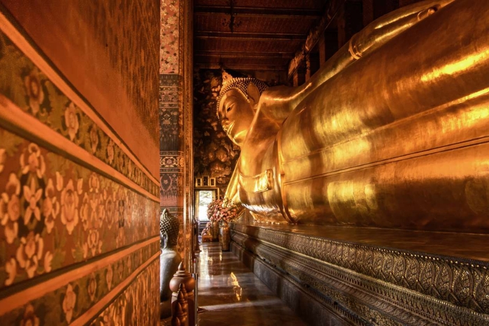 Wat Pho - Temple Of The Reclining Buddha Bangkok