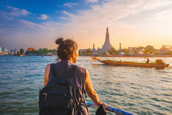Cruise on the Chao Phraya River - A relaxing moment in Ayutthaya during hot weather