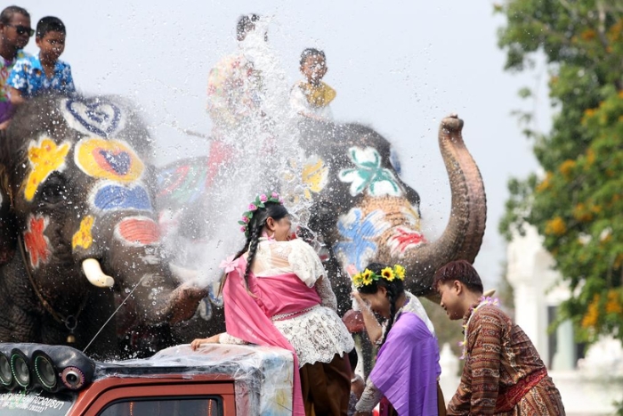 What to do in Ayutthaya? Discover Songkran