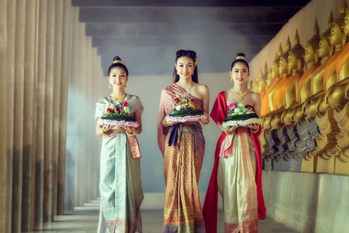 Ayutthaya people in traditional costumes