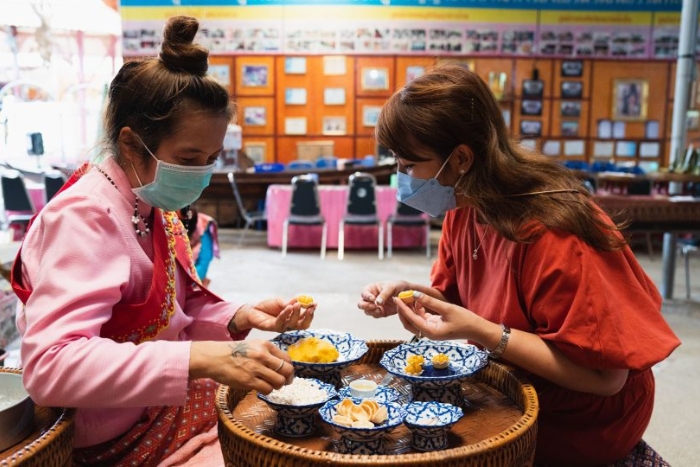 Learn how to make Ayutthaya desserts