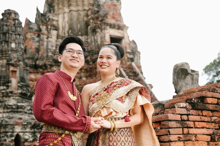 Experience of trying on traditional costumes of Ayutthaya