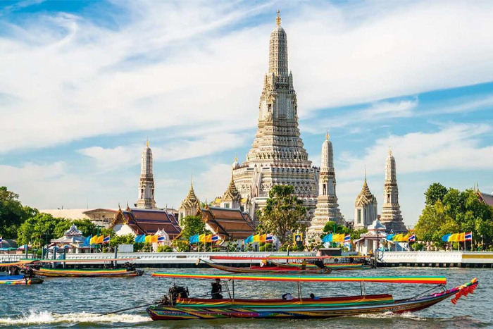 Wat Arun (Temple of Dawn), an iconic temple in Bangkok
