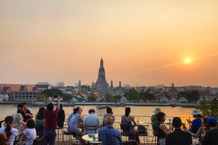 A stunning sunset view at Wat Arun, Bangkok