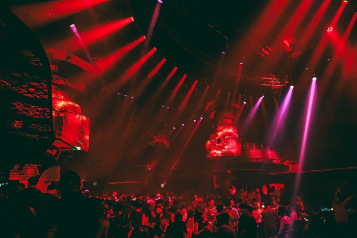 What to Do at Night in Bangkok: Explore the Best Clubs and Bars for an Unforgettable Party