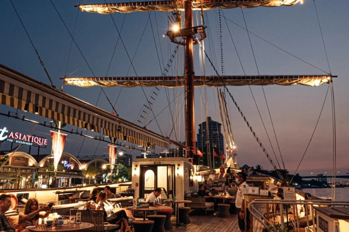Dinner cruise on the Chao Phraya River