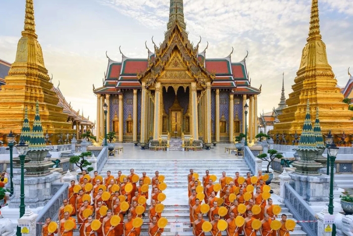 Wat Traimit (Golden Buddha temple)