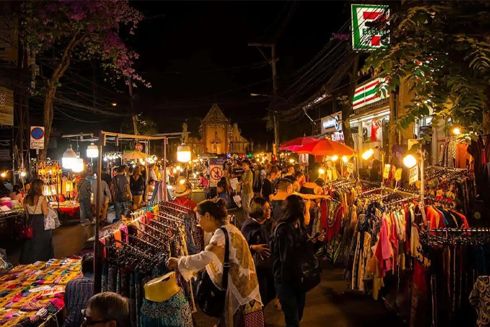 Visit Chiang Mai night market