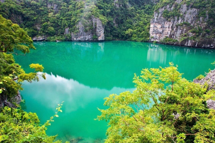 If you visit Mu Ko Ang Thong National Marine Park, don't miss the Emerald lake