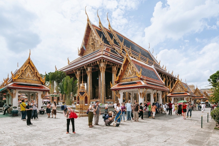 What to do in luxury Thailand itinerary 7 days? Discover Wat Phra Kaew