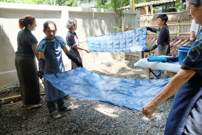 I participated in a silk weaving workshop at Studio Naenna, one of the best experience during 1-week luxury trip Thailand