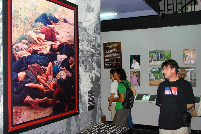 4 weeks Thailand Cambodia Vietnam: A stop at War Remnants Museum