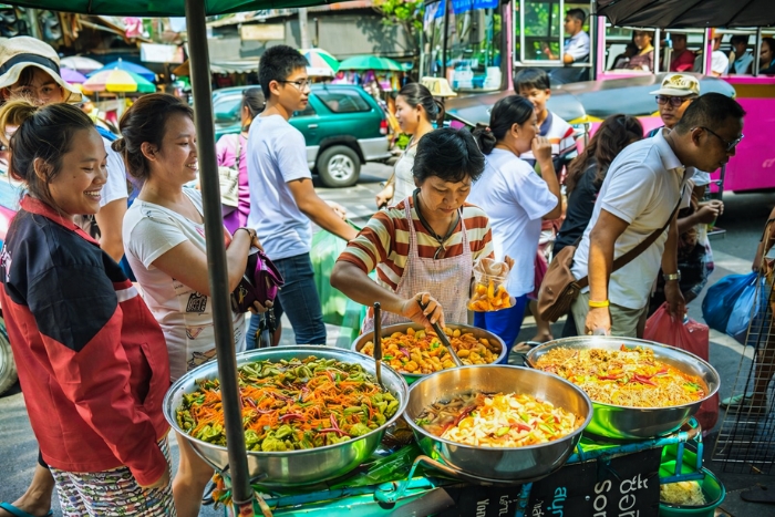 Eating like a local: How to optimize daily budget in Thailand ?