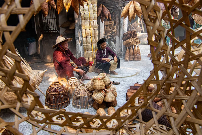 Thu Sy fish-trap weaving village