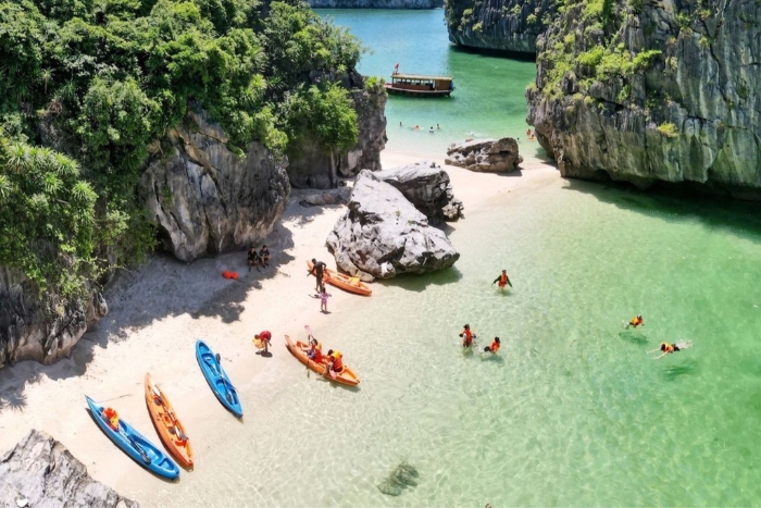 Fully enjoy your holidays in Lan Ha Bay