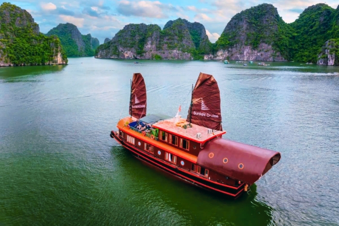 Sunlight Boutique Cruise on calm turquoise waters