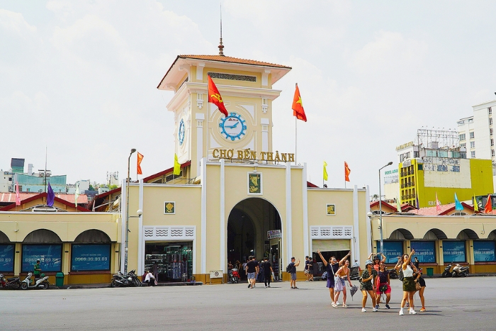 Ben Thanh Market captures Saigon life within 15 days in Vietnam and Angkor Wat