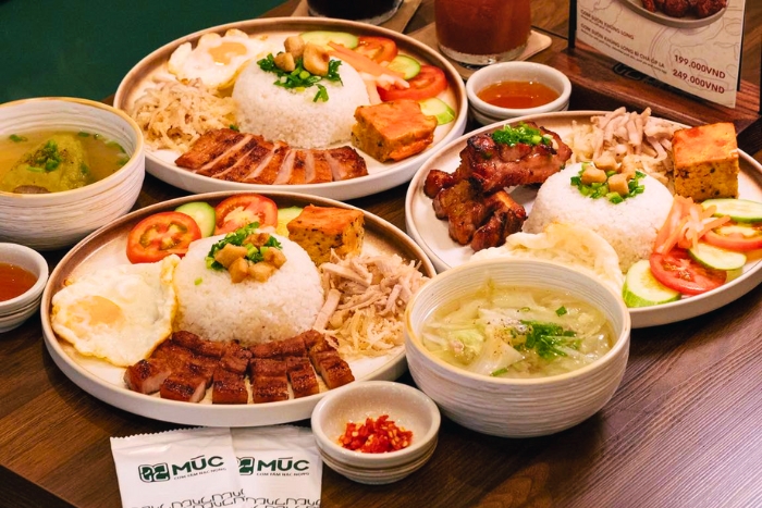 Classic broken rice shines at Com Tam Muc