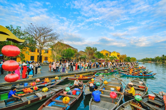 Walking through old Hoi An to discover its heritage