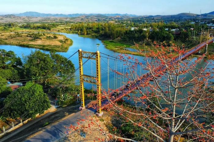 Evening calm at Kon Klor suspension bridge