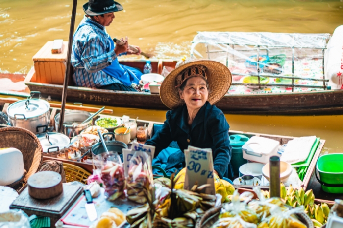 Damnoen Saduak Floating Market: A Thai Specialty