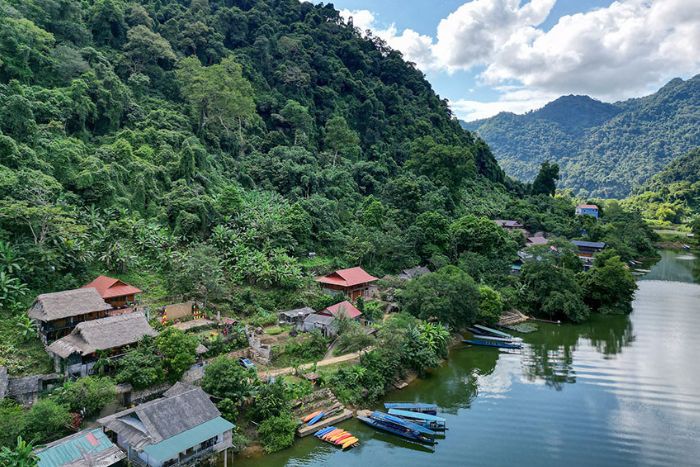 Exploring the traditional craft villages in Ba Be is an interesting activity