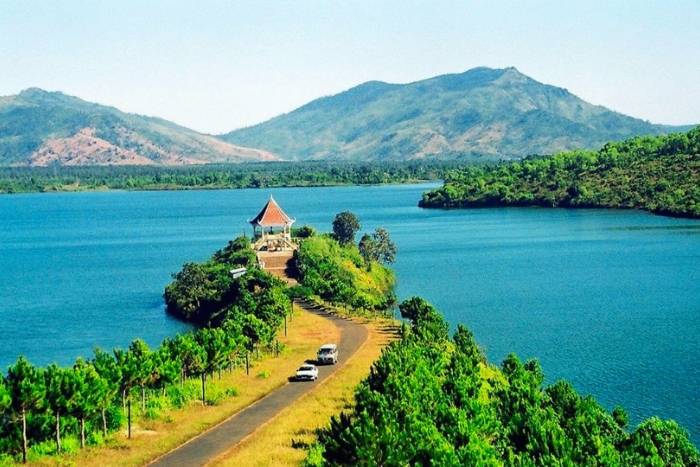 Panorama of Lake T’Nung - Natural beauty of Pleiku