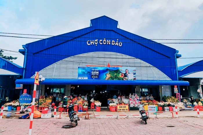 Early morning at Con Dao Market - part of our last day in 3 days in Con Dao