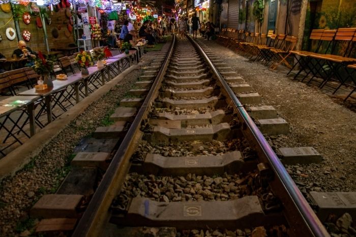 Experiencing the excitement of Hanoi&rsquo;s famous Train Street