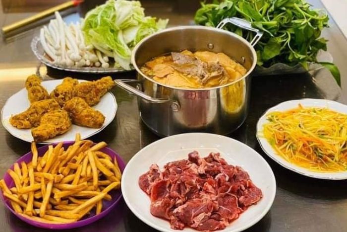 In the top restaurants Halal à Hanoi, D’Lions Restaurant offers Malaysian and Singaporean flavors highly appreciated by travelers.