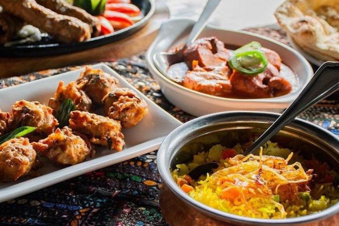 Tandoor – Halal Indian specialties with fragrant curries, spiced biryani, and traditional naan