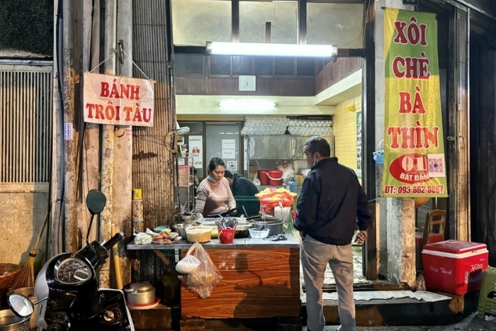 X&ocirc;i ch&egrave; B&agrave; Th&igrave;n - A traditional sweet dessert
