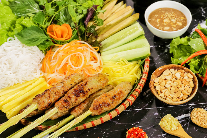 Shopping in Hue - Buy “nem lui” pork skewers