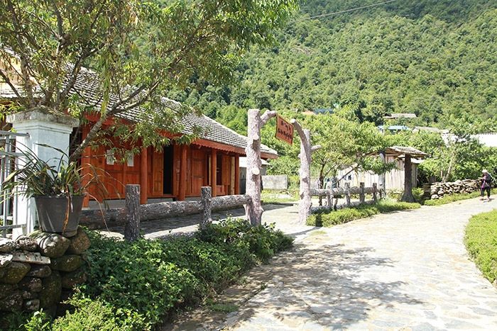 Si Thau Chai: clouds and Red Dao traditions