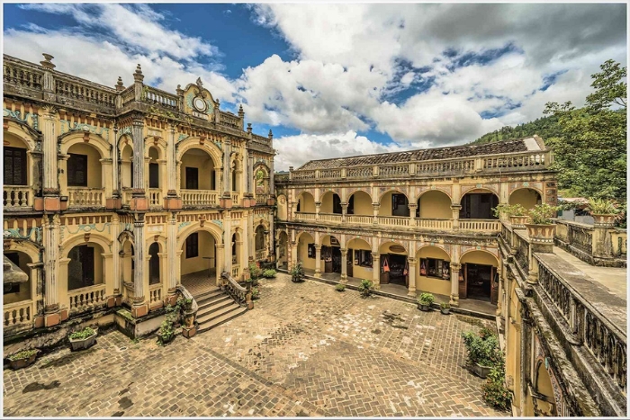 Hoang A Tuong Palace