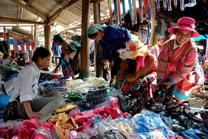 Travel tips for the Ch&acirc;u Friday market in Sapa