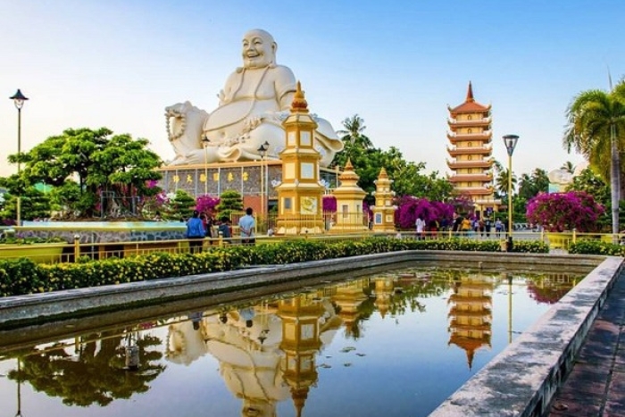 Vinh Trang Pagoda is one of the must-visit attractions in Tien Giang