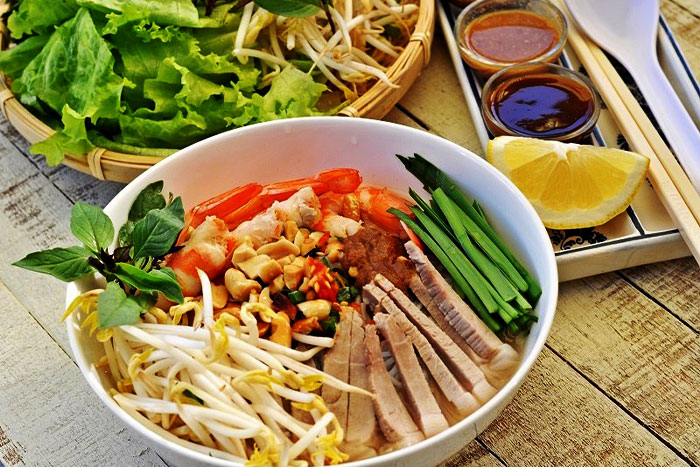 Goi Da Noodle Salad