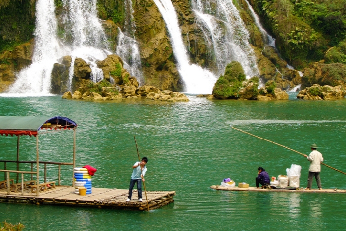 Adventure experience at Ban Gioc, Cao Bang