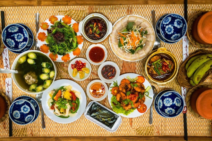Southern Vietnamese breakfast dishes are generally more filling