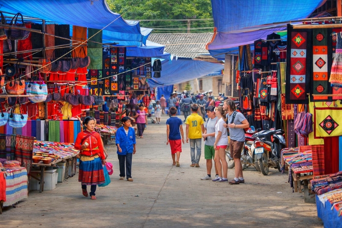 The atmosphere of the Bac Ha ethnic market