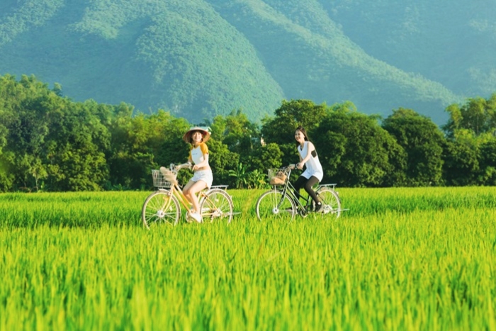 Mai Hich - Mai Chau: Rural discovery by bicycle during 3-week itinerary in Vietnam in small group