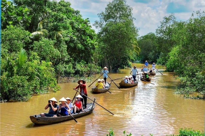 Boat trip to explore Mekong delta in 14 days