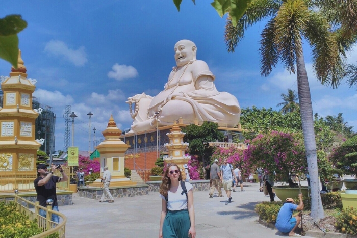 Pay a visit to Vinh Trang pagoda