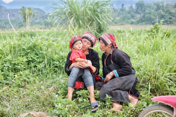 Meet locals  in Nam dam village 