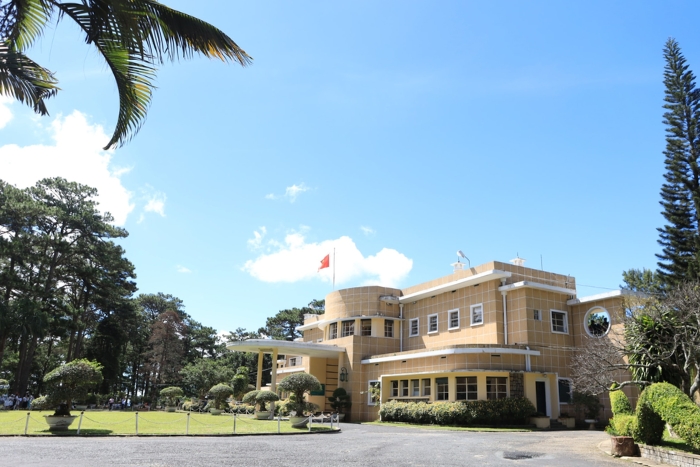 A visit to Bao Dai&lrm; III Palace in the 3-day family trip in Da Lat